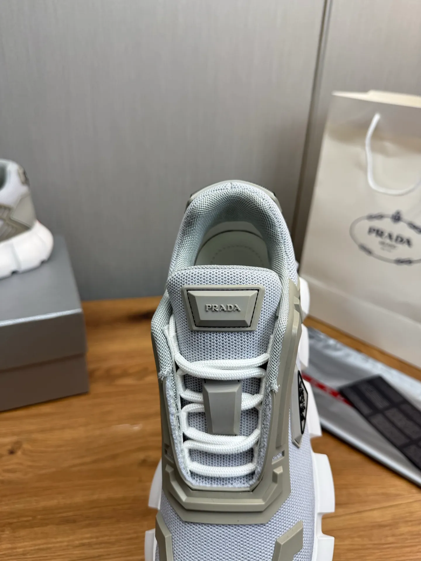 Factory price 580💰 [PRADA] Men's shoes are popular in the counter, official website is synchronized, 1 high-quality shipment ✔️Original mesh + cowhide lining, 1🆚1 replica, original bottom, 38-45 (45 customized, non-refundable)